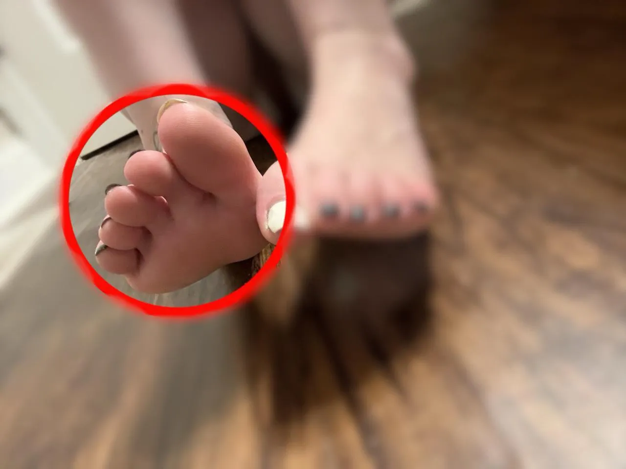 focus on my pretty sole. and say thank you. posted by findom_queenbee