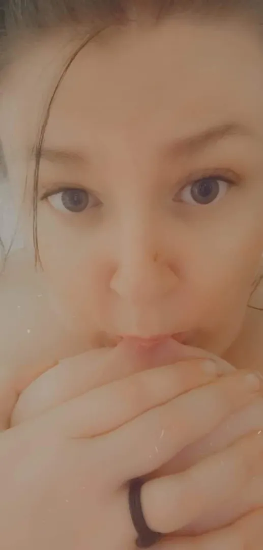 [f]or everyone who wanted to see if I could I can  posted by leavingsparkleshere