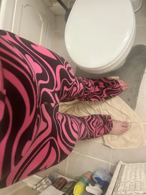 For Valentine's Day, might as well wear these leggings!!whatcha yall think?? I do have to say flare is my favorite style by Remote_Clock7358