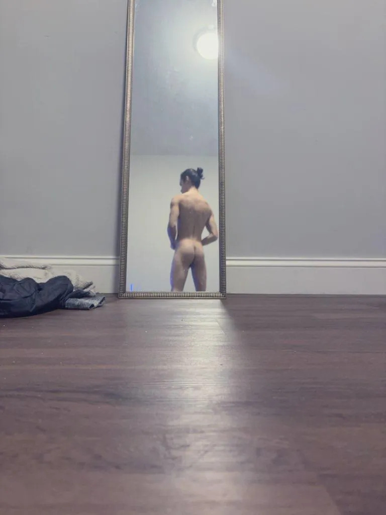 Forgot to put my link , subscribe  I’m Lean , flexible ,beautiful and ready for customs along with daily posting ❤️ posted by Historical_Fishing40