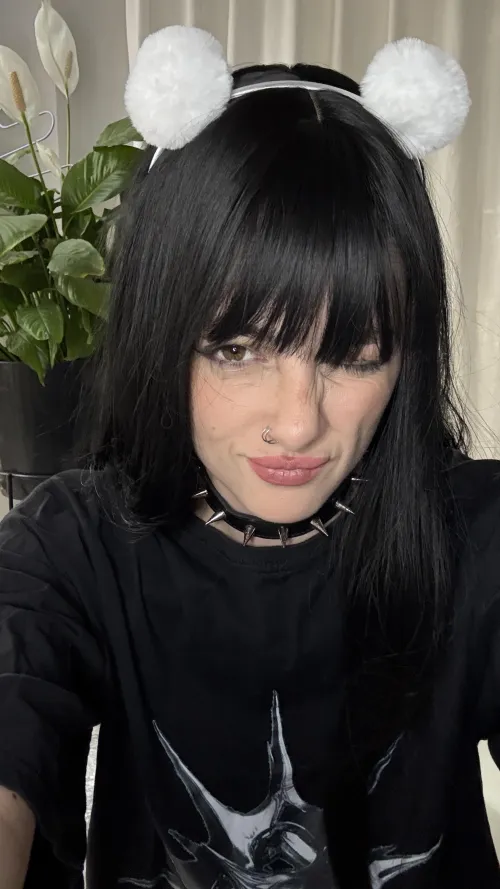 Free 4 fun tonight, had 2 much champagne today - Telgrm: Lunawishbloom by ColeLilley