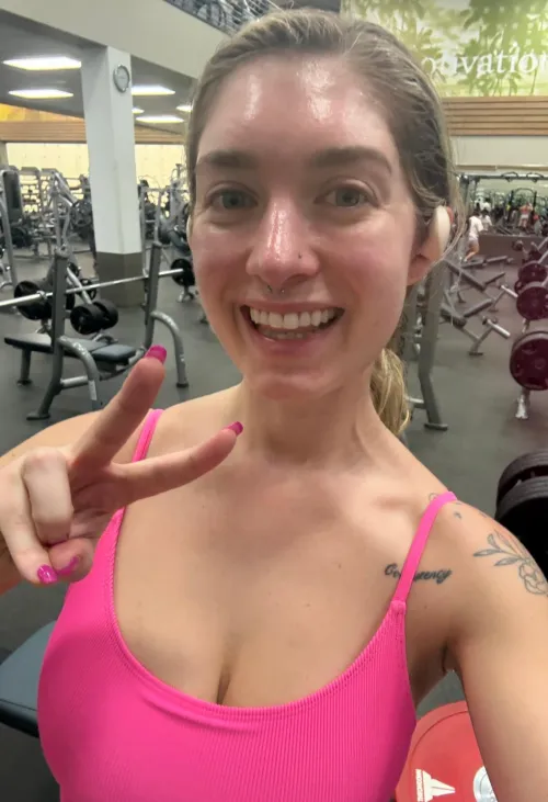 FREE TRIAL LINK BELOW TO JOIN MY LIVE STREAM TONIGHT 615PM LOS ANGELES TIME!!  by ItsMeEmmaRainey