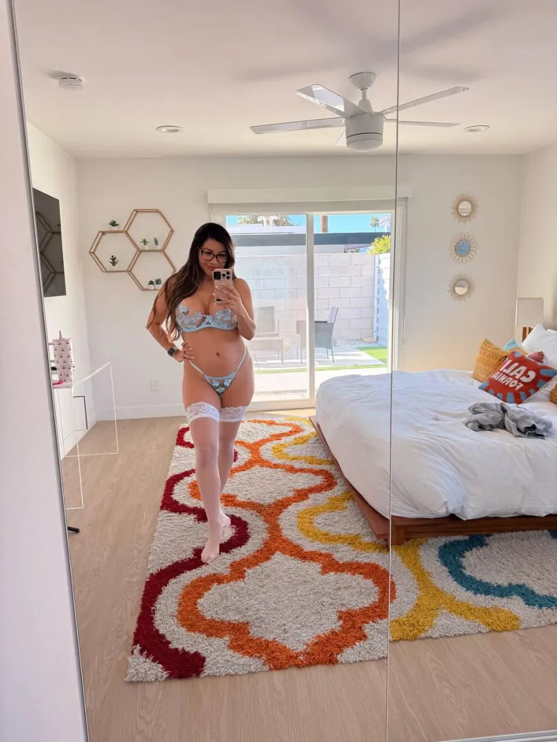 Fresh little set for Saturday posted by Tastyjesse