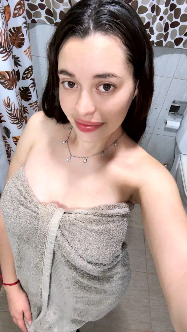 Fresh out of the shower posted by sexiluciana