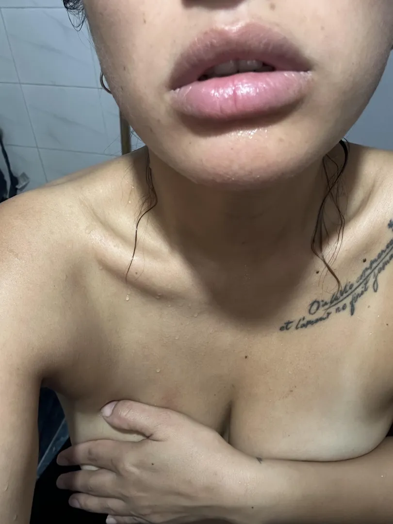 Fresh out of the shower… and feeling a little dangerous  posted by Briitani20