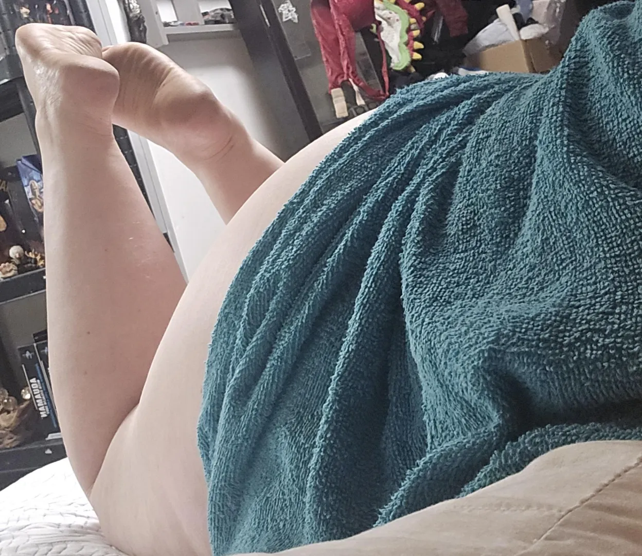 Fresh out of the shower and ready for you to spread my thick thighs and eat me from behind. posted by StacySTease
