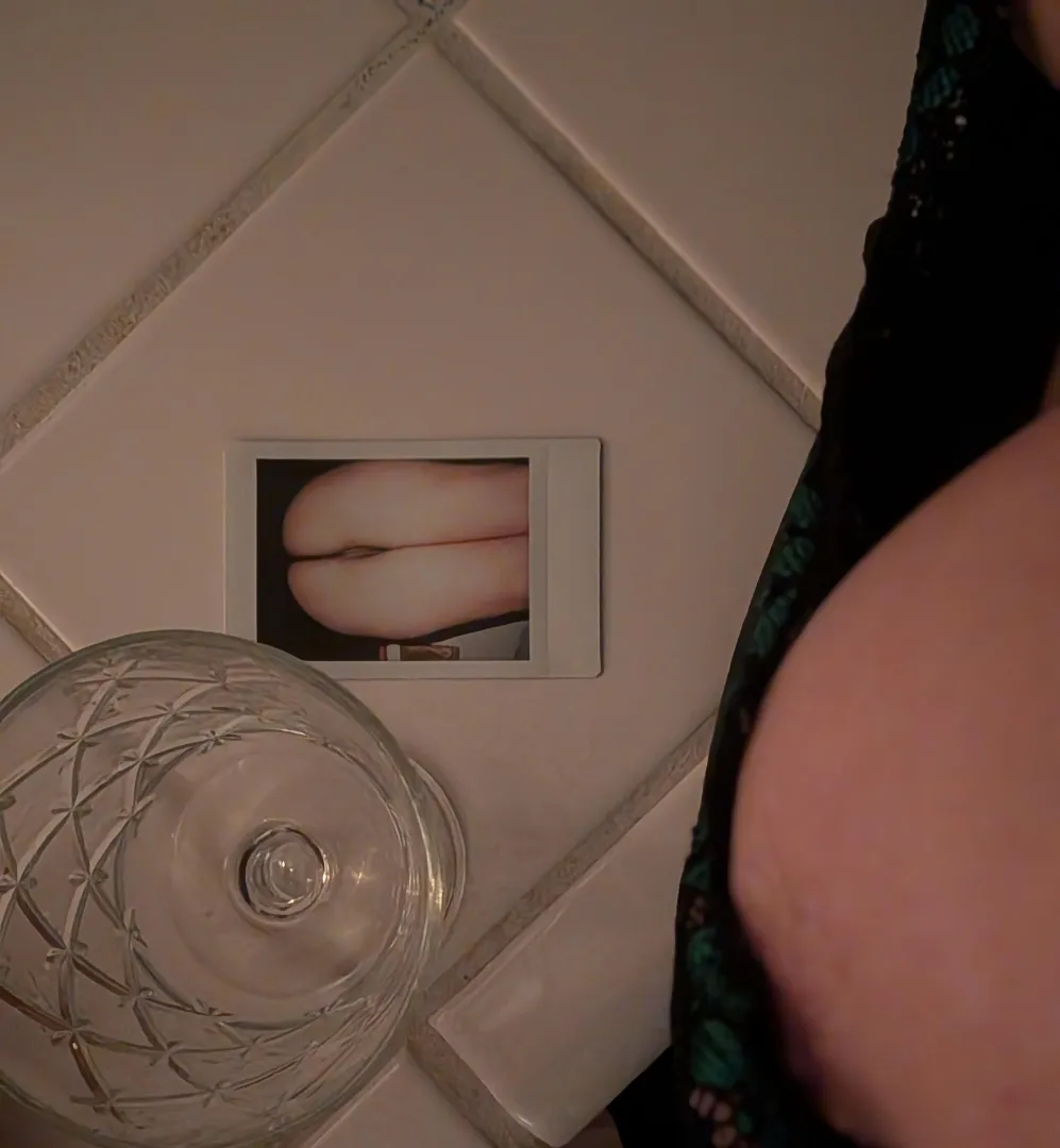 Fresh photo, bent over posted by outtinhere