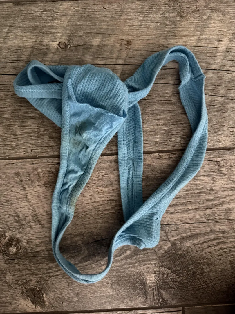 Fresh Worn Milf Thong posted by LilMommasFeet