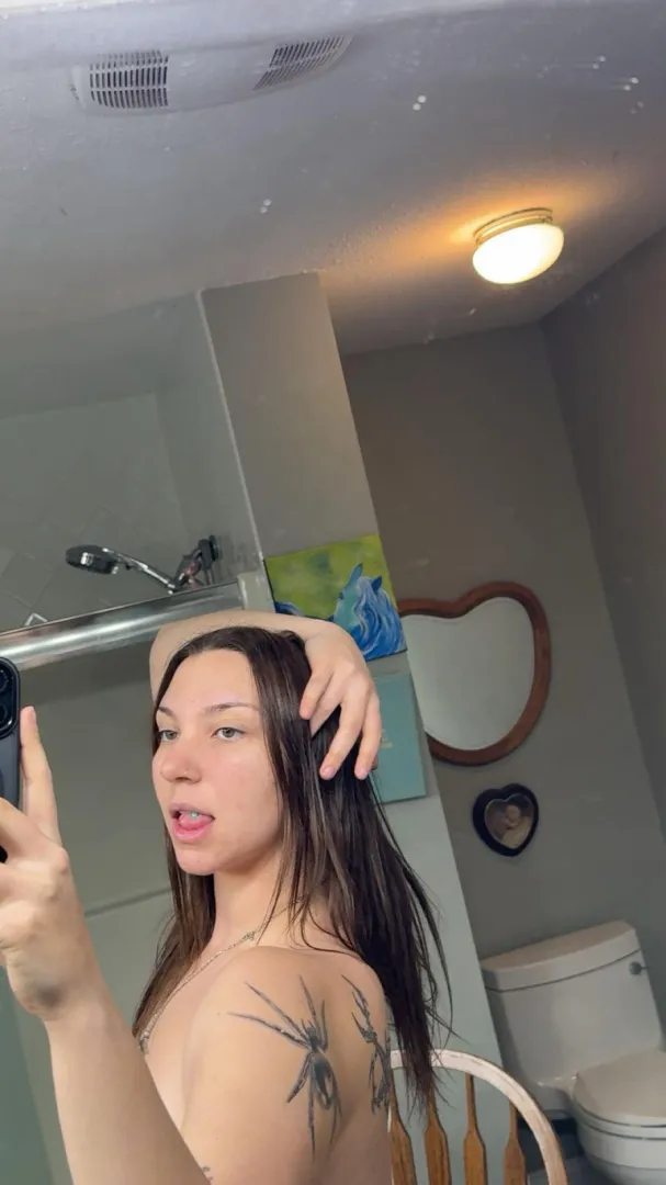 Freshhhhh out :3  posted by chloedevereauxx_xoxo