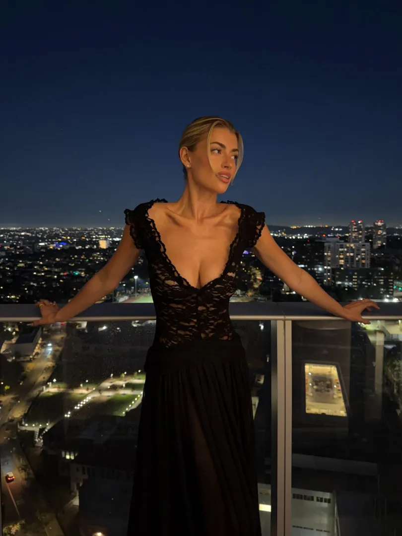 Freya Tidy posted by DolGrenn