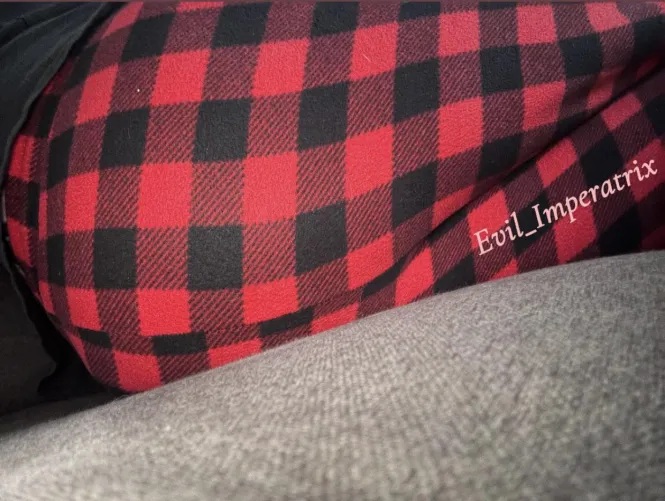 Friday, day of the pay, and time to obey by evil_imperatrix