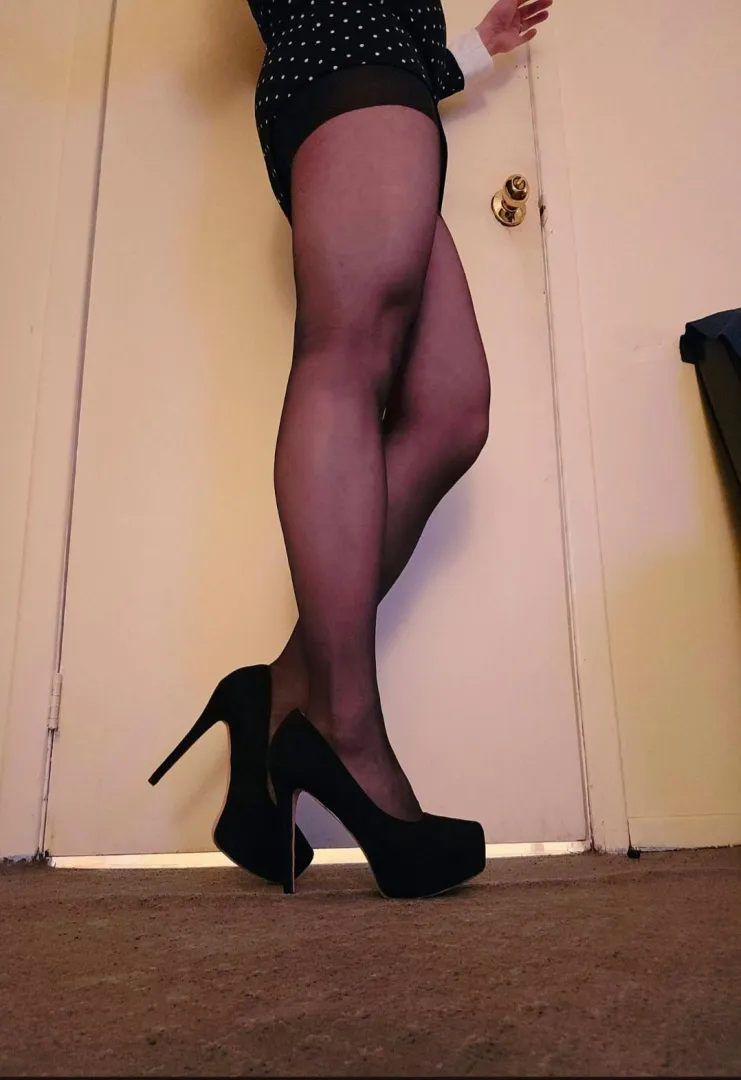 Friday legs show off posted by MelodyToronto