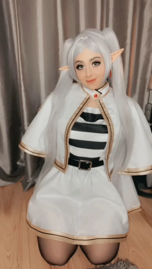 Frieren cosplay posted by KerryPhoenix