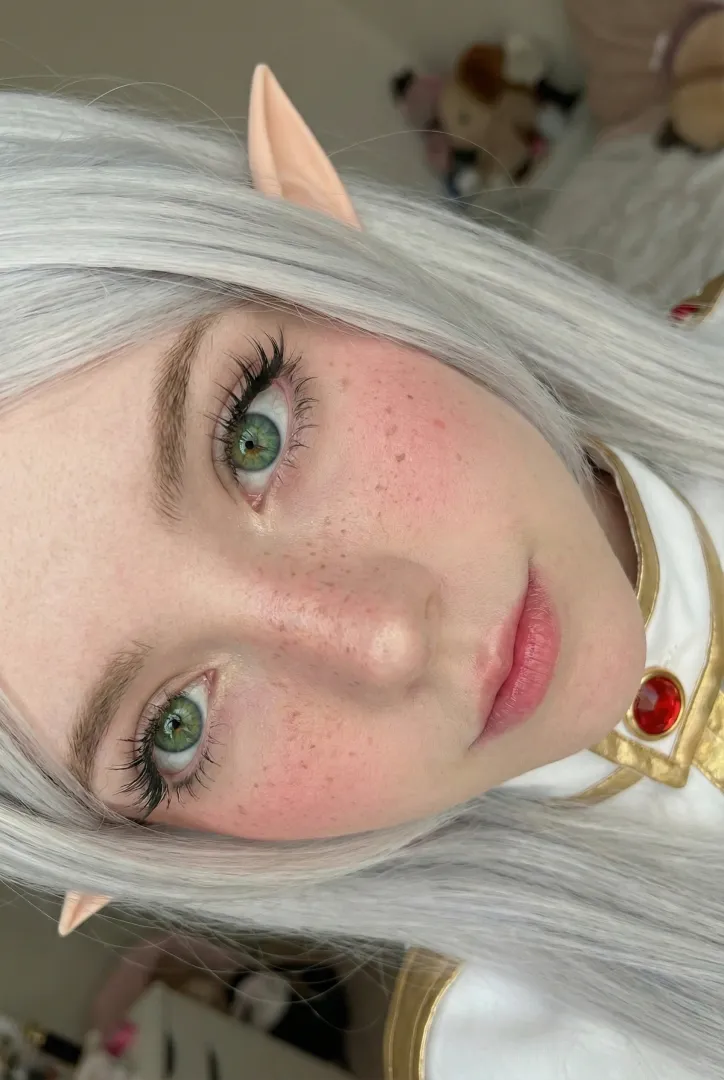 Frieren cosplay by marelynwaffle posted by MarelynWaffles