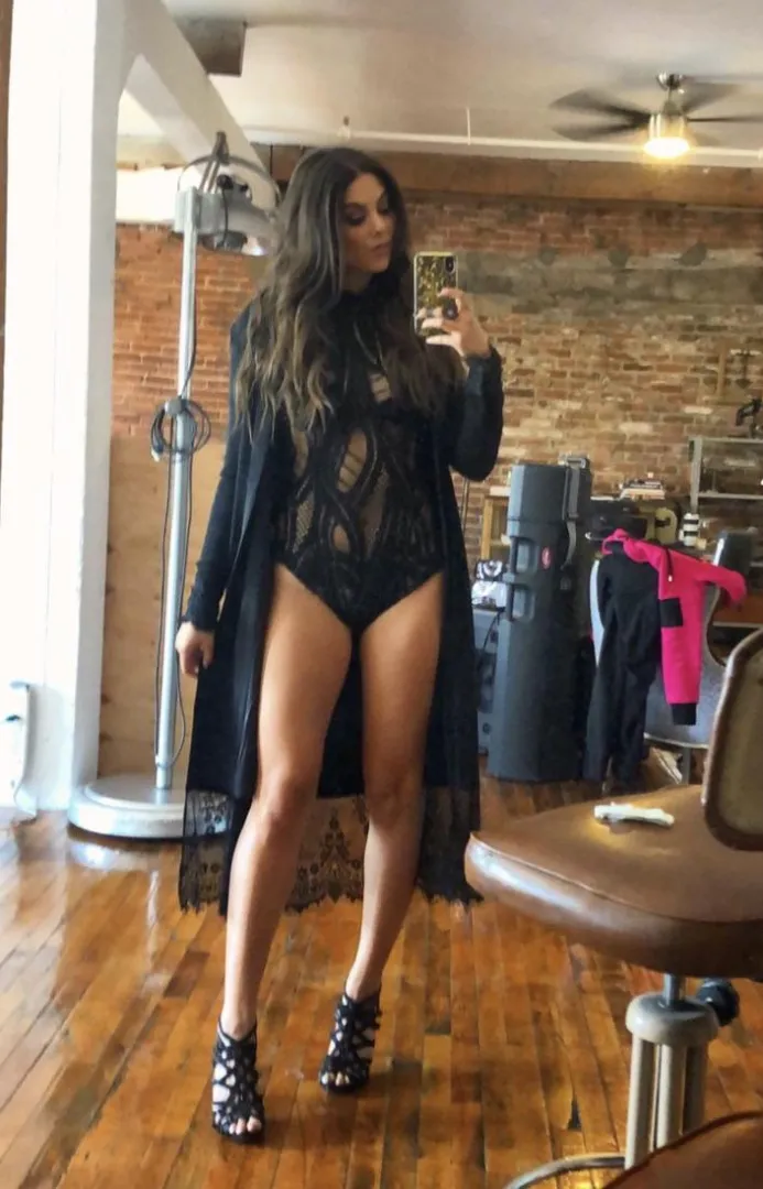 Fuck I just exploded for her legs posted by hyperbunny1