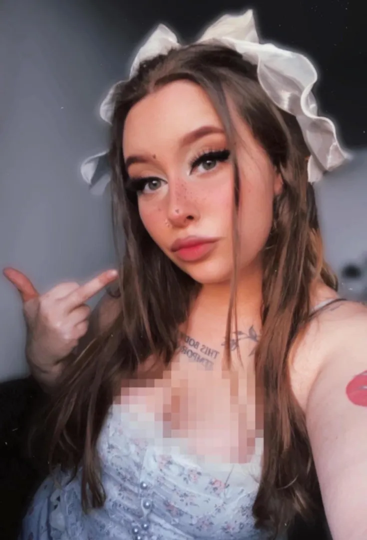 fuck rapunzel, I’m the only german princess you care about !! ♡ also being trapped in a tower? boring! trapping men in cages? hot! ;3 posted by addicted2echo