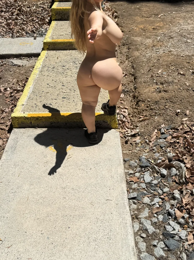 fuckable for a dwarf ? posted by 92iYasmine