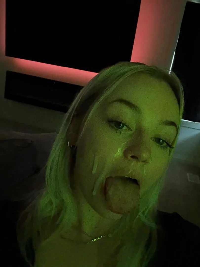 Fucking wrecked my makeup posted by Margot_robbiexo