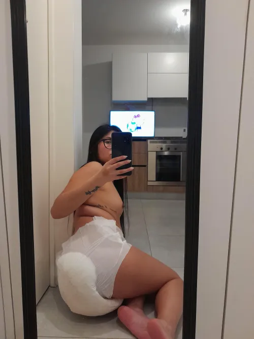 Full diapers... I love feeling my wet bum by aritabon