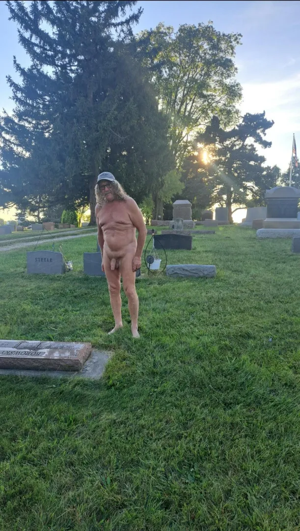 Full frontal male nudists posted by Scootertrash79