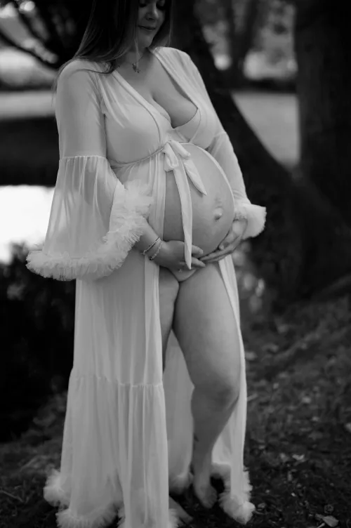 Full heavy breasts and round belly. You wanna bury your face here? by Lustful_Luna89