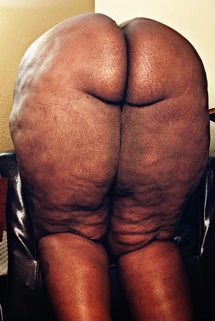 Full Moon MILF posted by HighOnUsKhaos-n-Kain