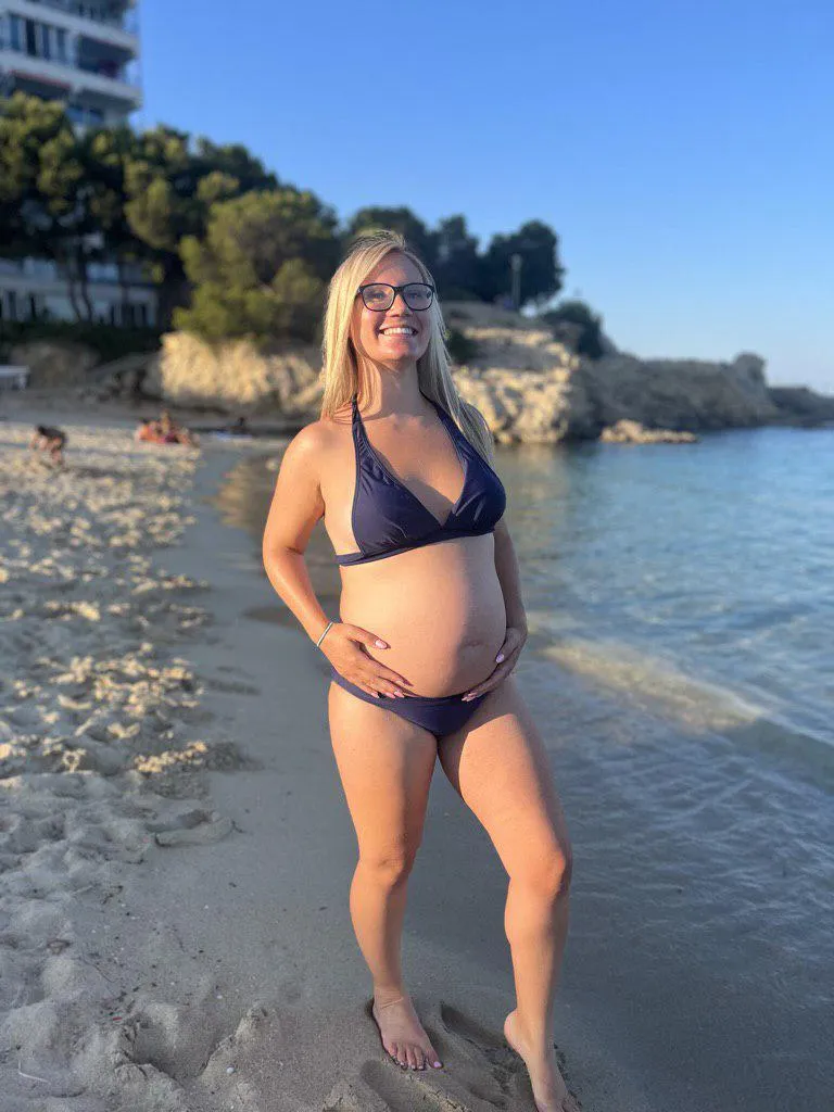 Fun fits the mood  posted by pregnantjennyxo