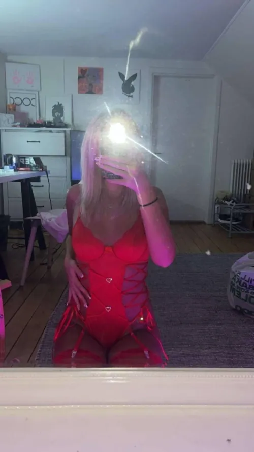 ⬆️ för mina nipples i dm ☺️ by barbiennicole