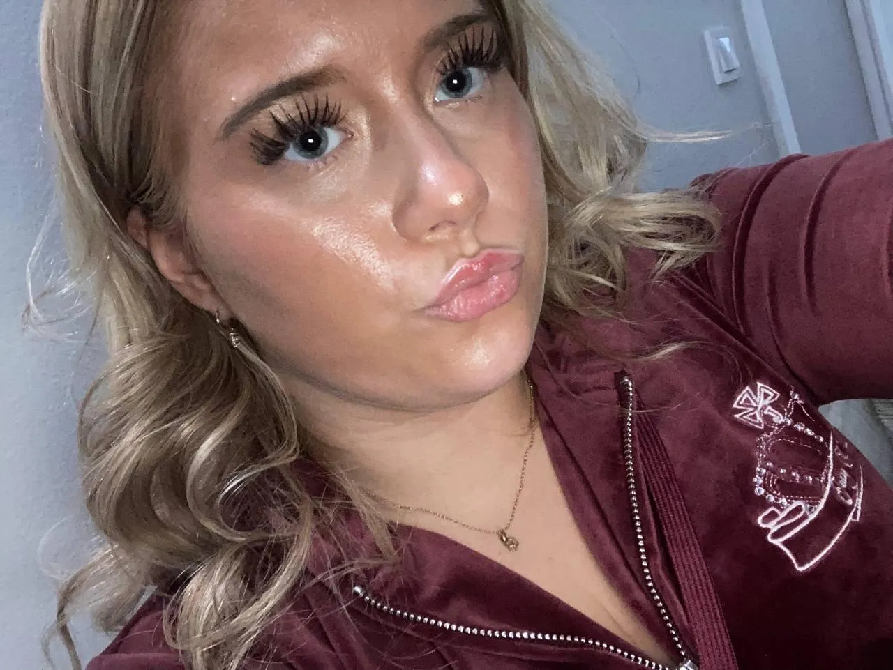 Första 100 som ⬆️ får en crazy video posted by princessisabellee