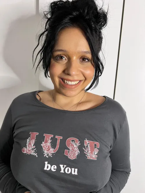 Galadriel, 24 ys old and already married... still too naughty and tight enough by Galadriel69_