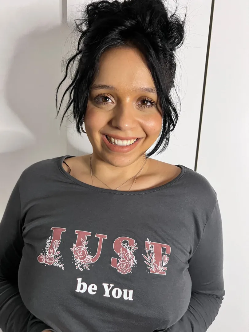 Galadriel, 24 ys old and already married... still too naughty and tight enough posted by Galadriel69_