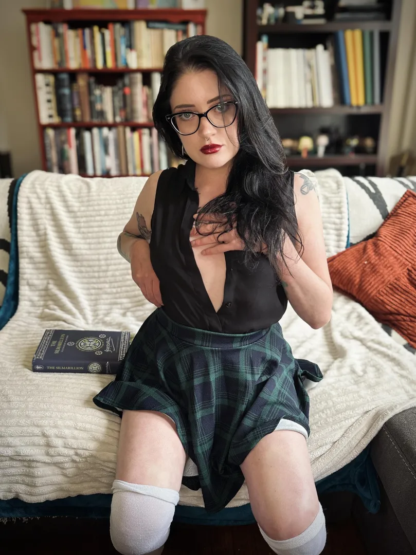 Geeky girls can be sexy too posted by _MissguidedGhost_