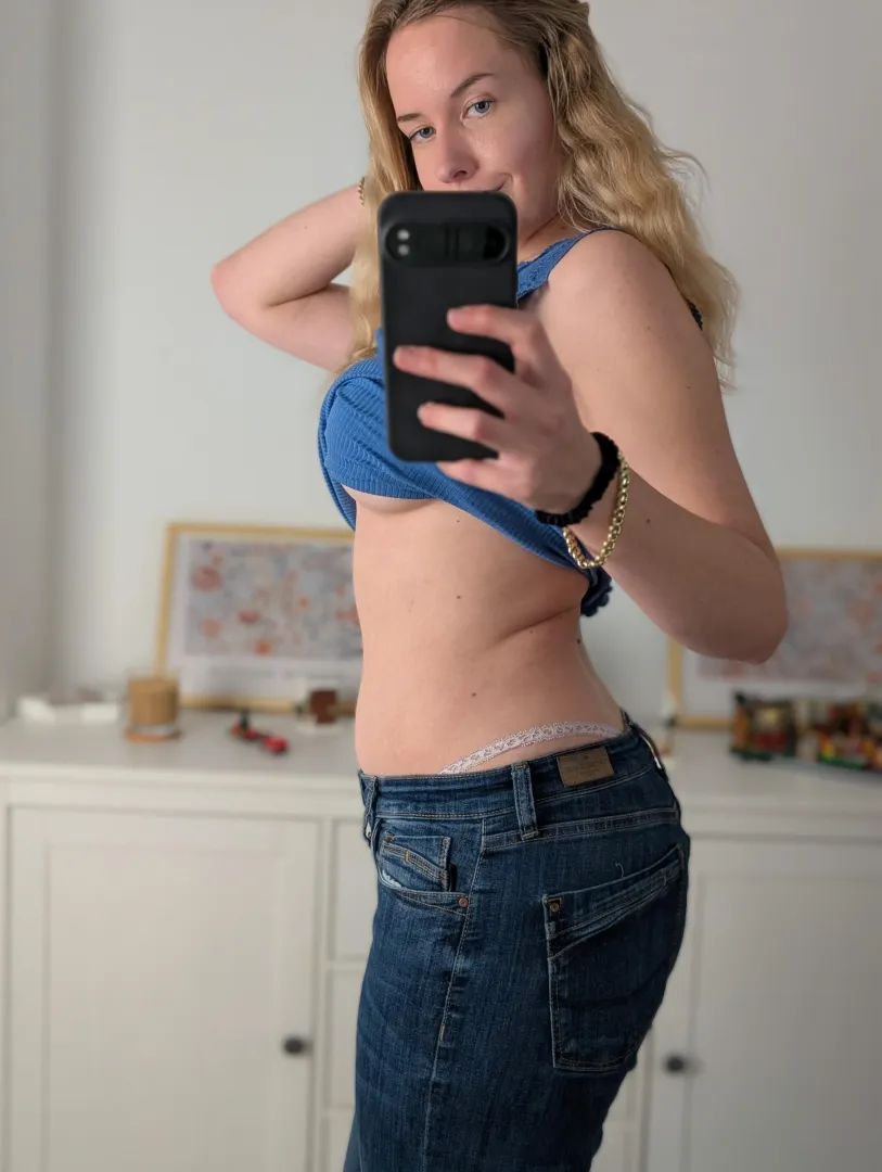 German girl in jeans posted by naturalgirl_mel