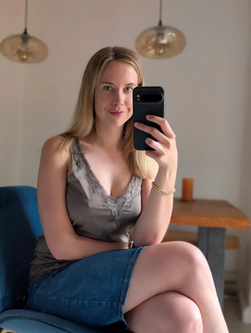 German girl, sel[f]ie time posted by naturalgirl_mel