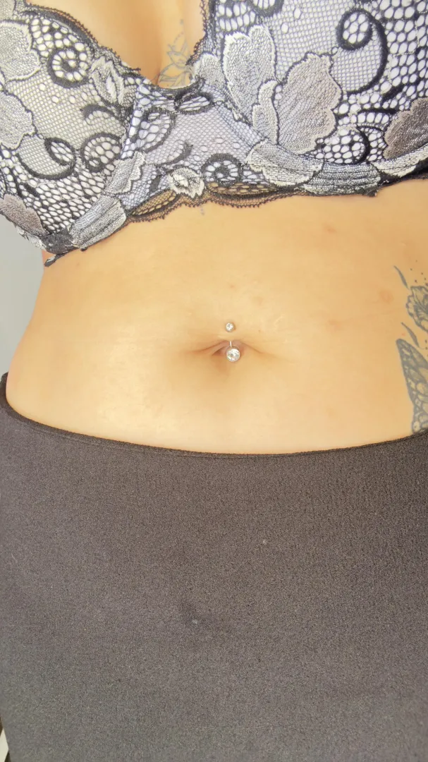 Get closer so you can put your tongue in my navel posted by Rossbomm