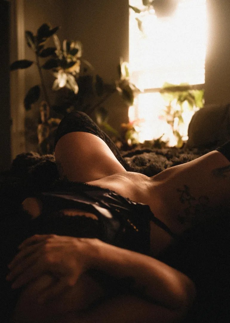 Get in between the mount  posted by Casualcpl3