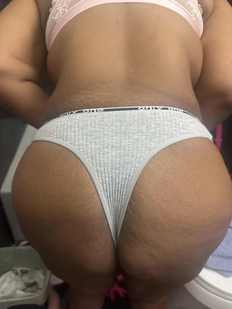 Get two random pairs of dirty panties for $50. That’s a $10 savings. Dm me! posted by Bamabunny334