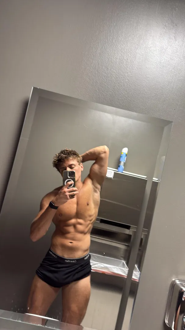 Get under those pits and sniff posted by Scared_Bluejay_5299