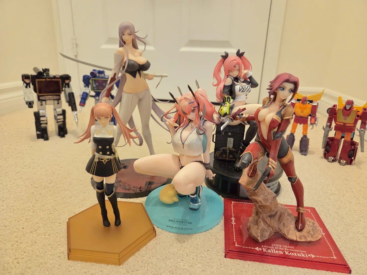 Getting all my pink haired ladies lined up for Valentine's day. Hilda, Yuko, Bremerton, Nicole and Kallen posted by Terran117