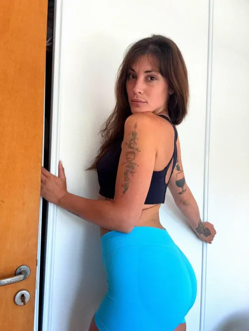 Getting ready for work out wanna cum? by fionamochas