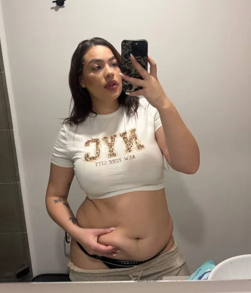 Getting so round now by MoonliitRos