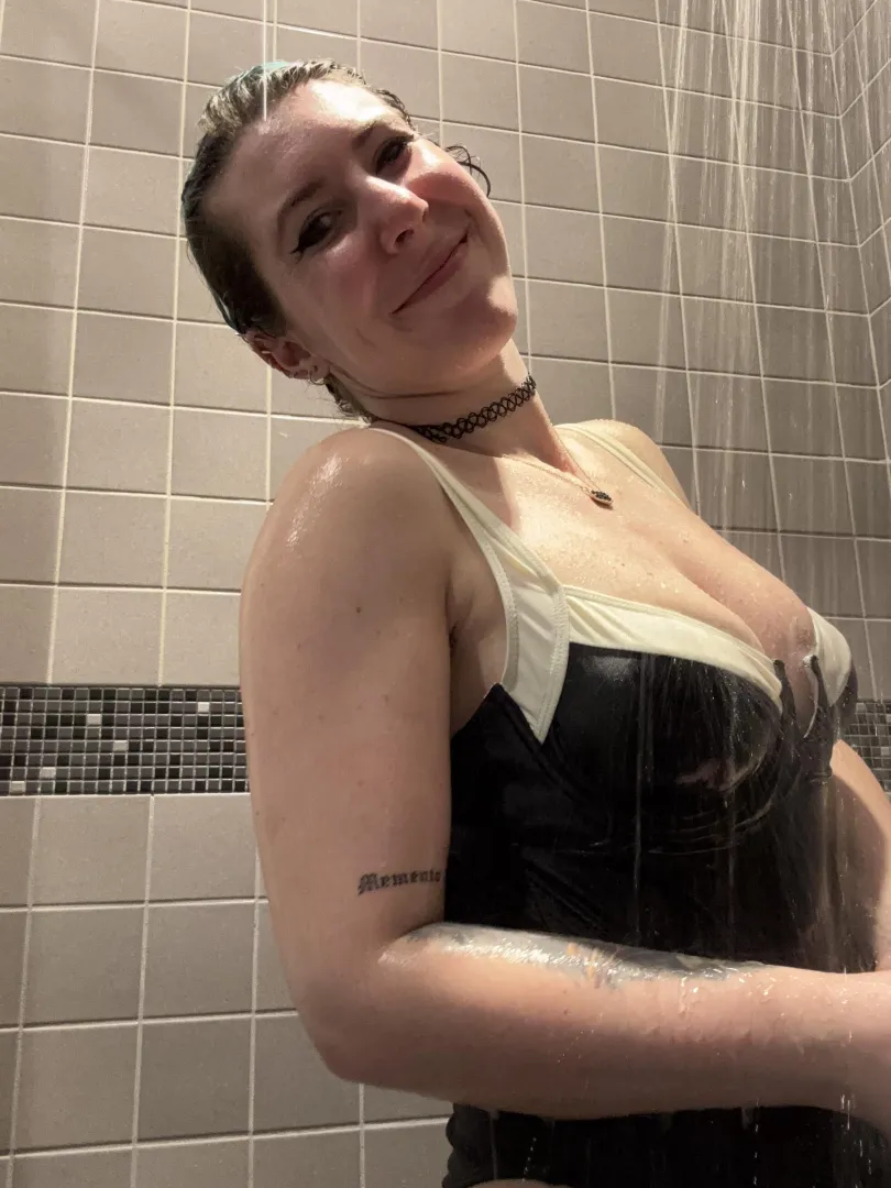 Getting steamy posted by sirenskiss3