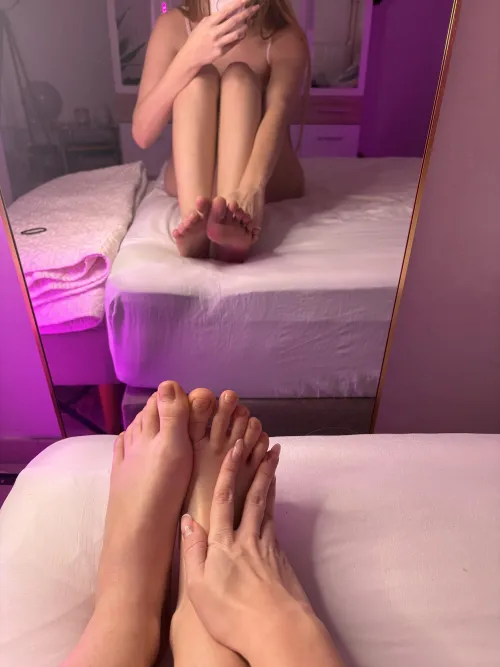 Gibt es hier jemanden der auf Footjobs steht?  by dianaswelt