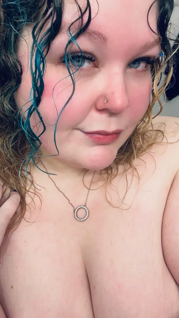 Girl bestie?  posted by MadisonLeeBBW