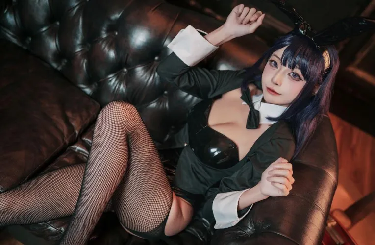 Give in to your shiny bunny by itsmeirisduh