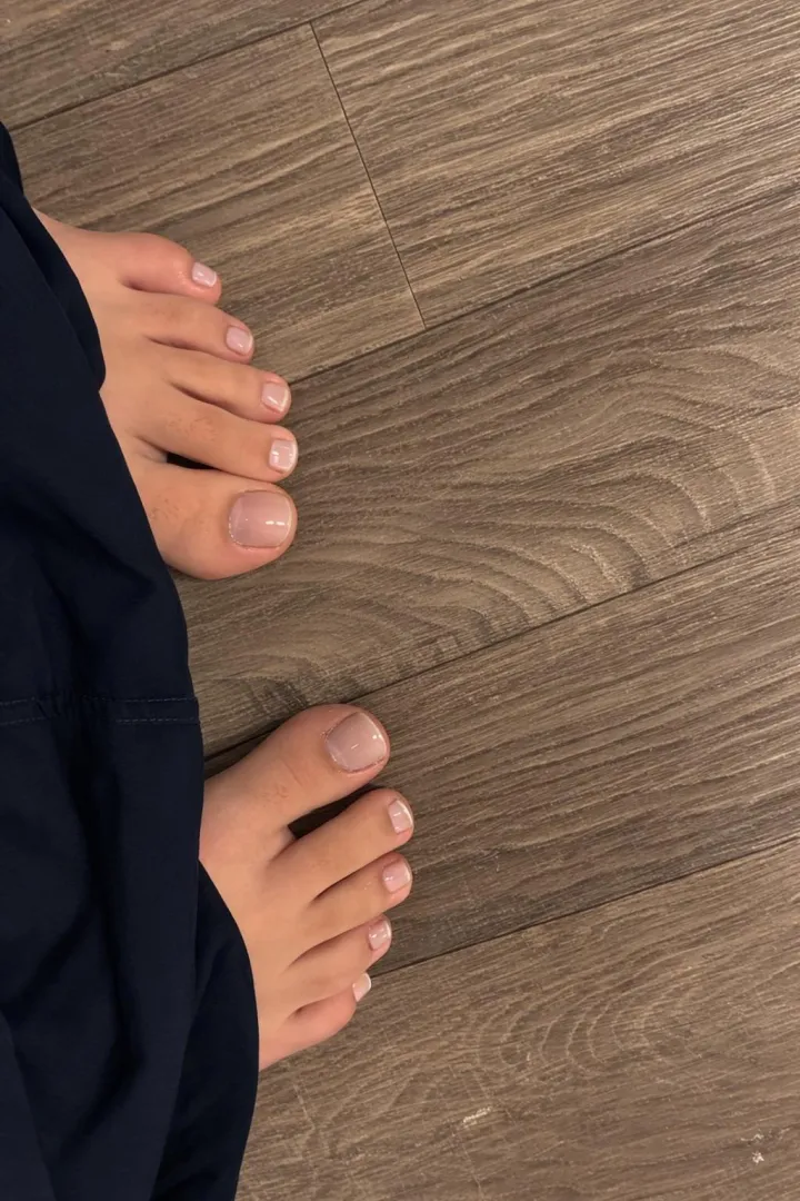 Give me 2 reasons why I need to suck you cock  posted by biancaslutytoes7