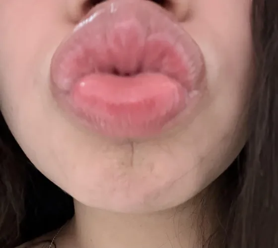 Give me kisses by staceyxvo