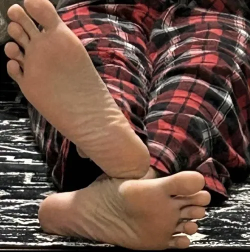 Give them a sniff bro, I won’t tell. by Autumnsnack