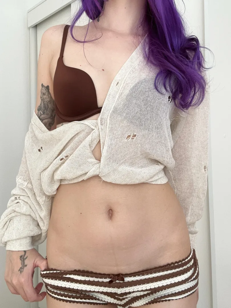 giving an amazing view [img] posted by purrplesun