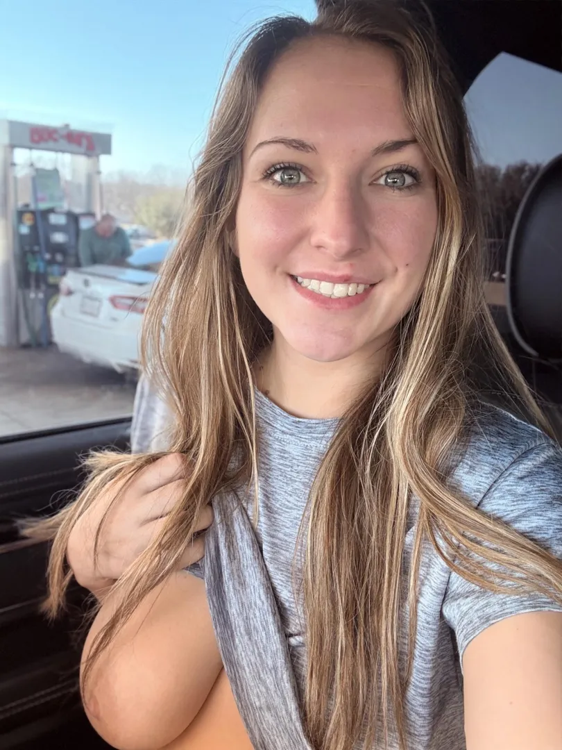 Giving this old man a show posted by Sasha_jo94